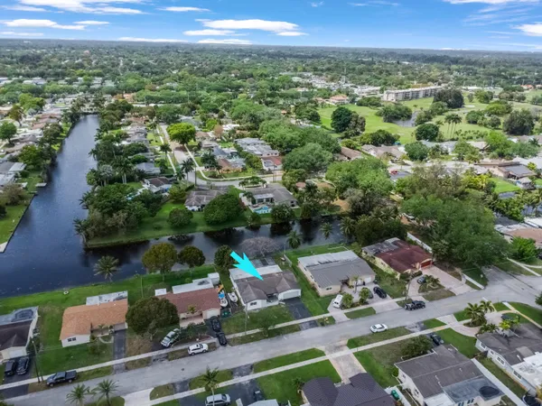 $699,000 | 5221 Southwest 89th Avenue, Cooper City, FL 33328