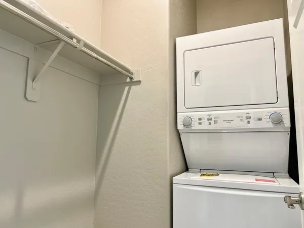 $1,795 | 152 North 56th Place, Mesa, AZ 85205