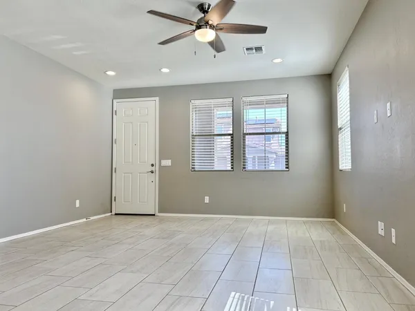 $1,795 | 152 North 56th Place, Mesa, AZ 85205