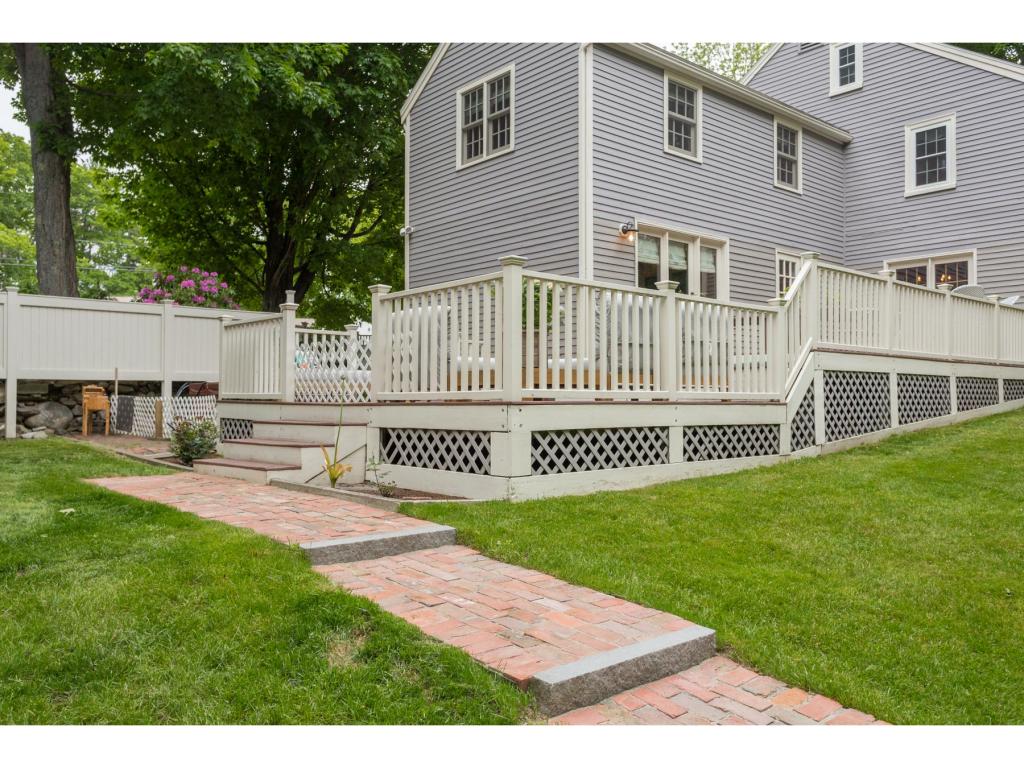 31 Pioneer Road Rye, NH 03870 - Photo 2 of 36