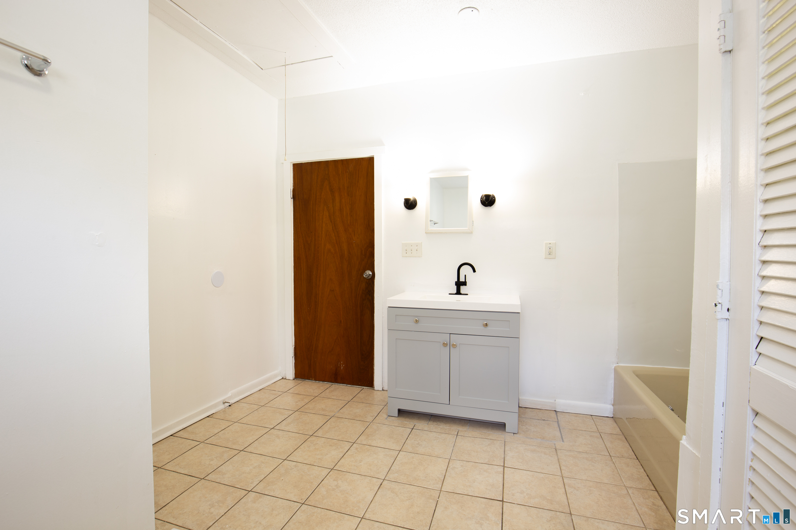 48 Bowen Street Hamden, CT 06514 - Photo 14 of 23