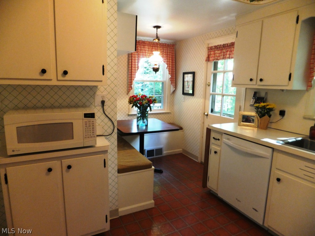 2533 Charney Road Cleveland, OH 44118 - Photo 9 of 22 Gallery Image 9