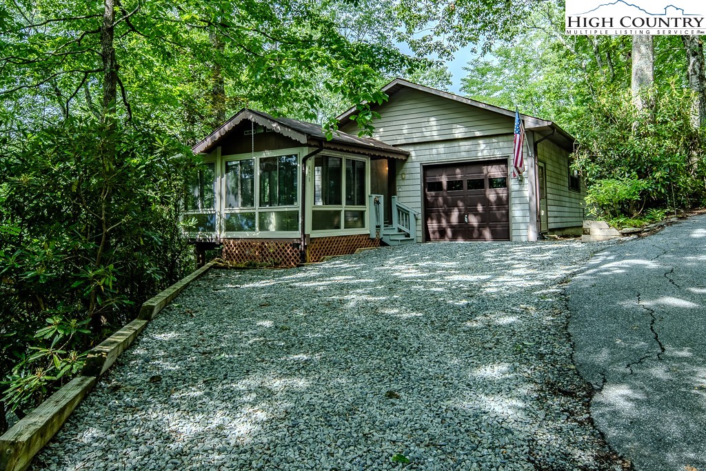 478 Laurel Hills Road Newland, NC 28657 - Photo 4 of 50