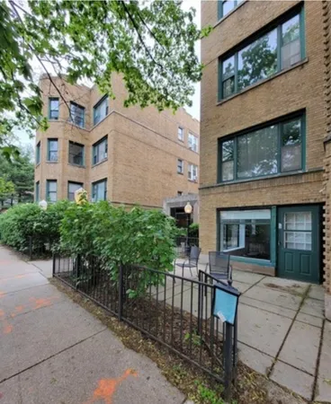 $2,100 | 681.5 West Wrightwood Avenue, Unit 2W, Chicago, IL 60614