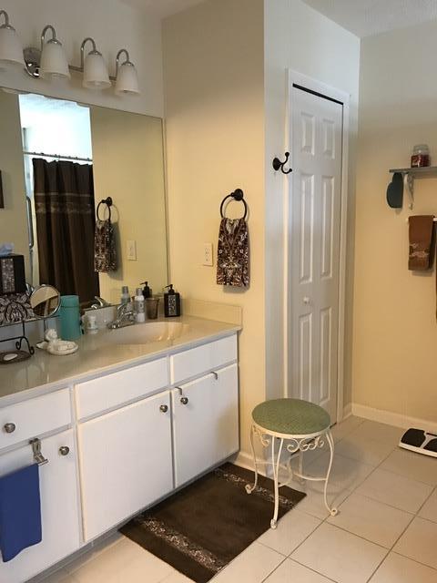 612 West Spring Street Lebanon, TN 37087 - Photo 2 of 13 TILE FLOORS - WALK IN CLOSETS