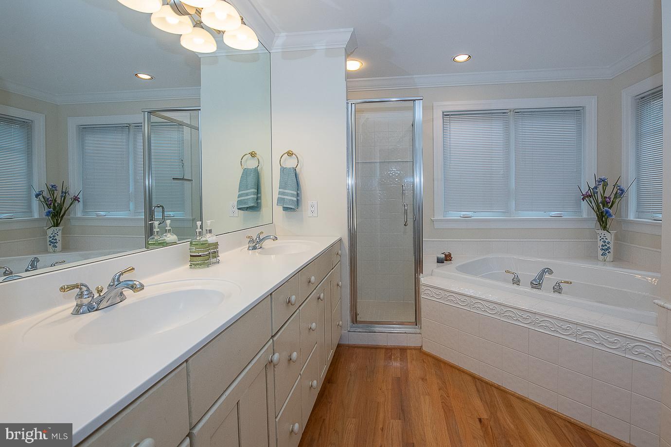 125 South Valley Road Paoli, PA 19301 - Photo 41 of 78 A luxurious master bath.