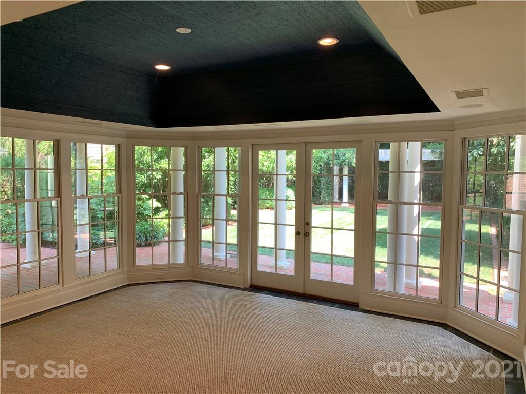 409 Cherokee Road Charlotte, NC 28207 - Photo 5 of 11 Gallery Image 5