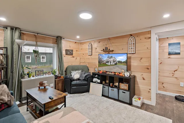 $299,000 | 393 Ferry Street, Hyde Park, VT 05655