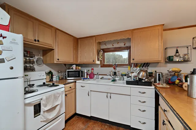 $299,000 | 393 Ferry Street, Hyde Park, VT 05655