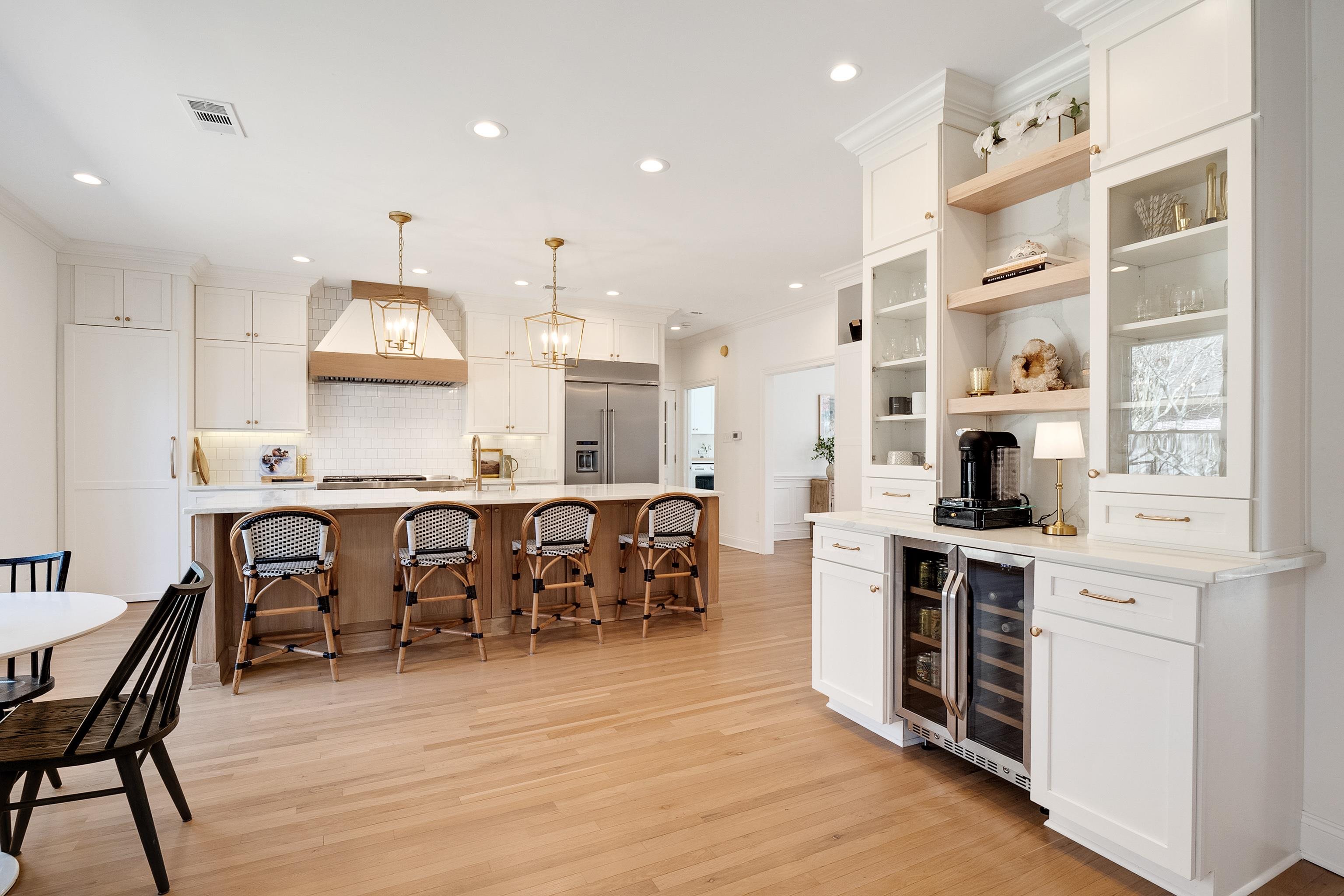 1870 Lonhill Drive Collierville, TN 38017 - Photo 8 of 34 a large kitchen with a table and chairs