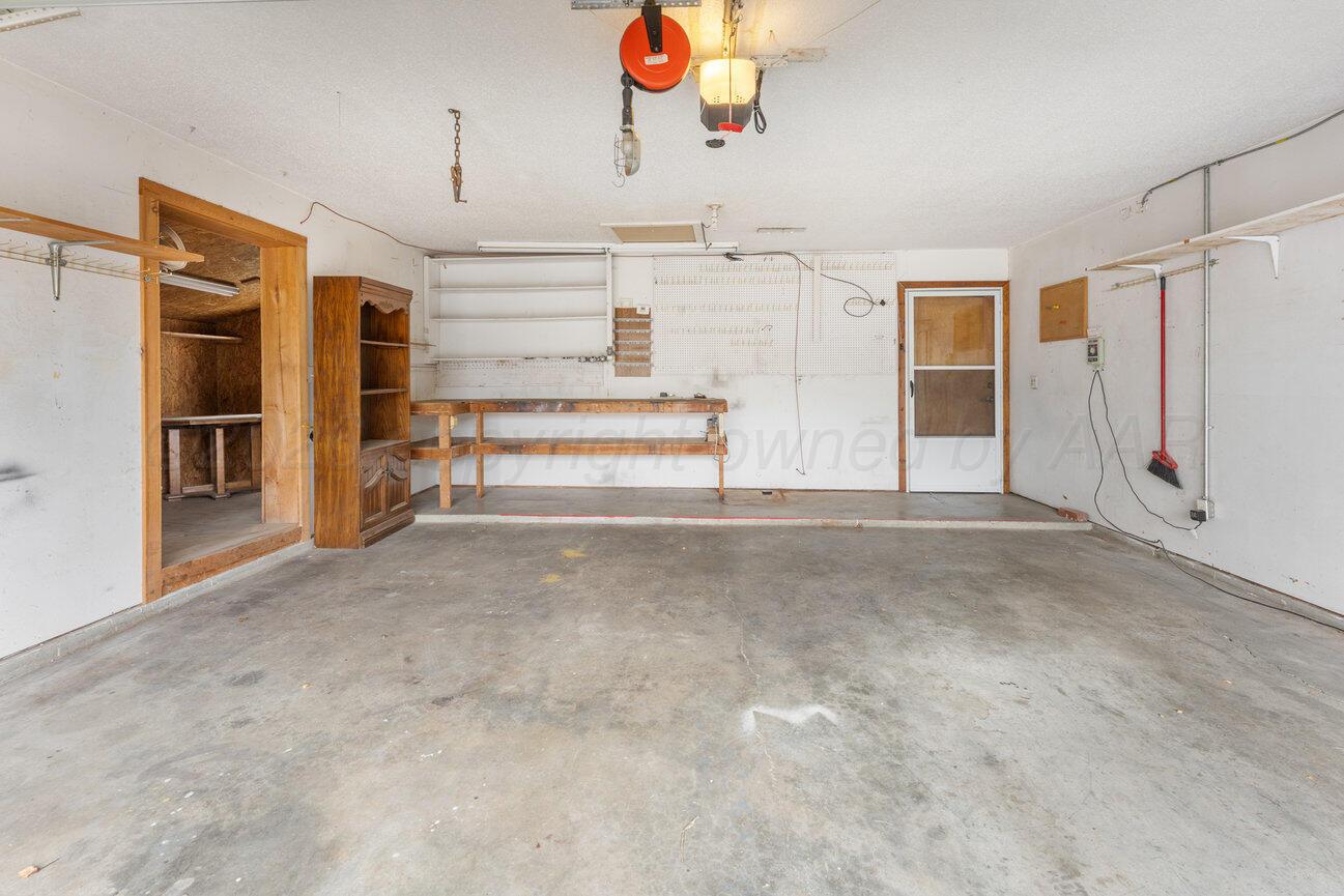 5201 South Milam Street Amarillo, TX 79110 - Photo 30 of 53 Garage