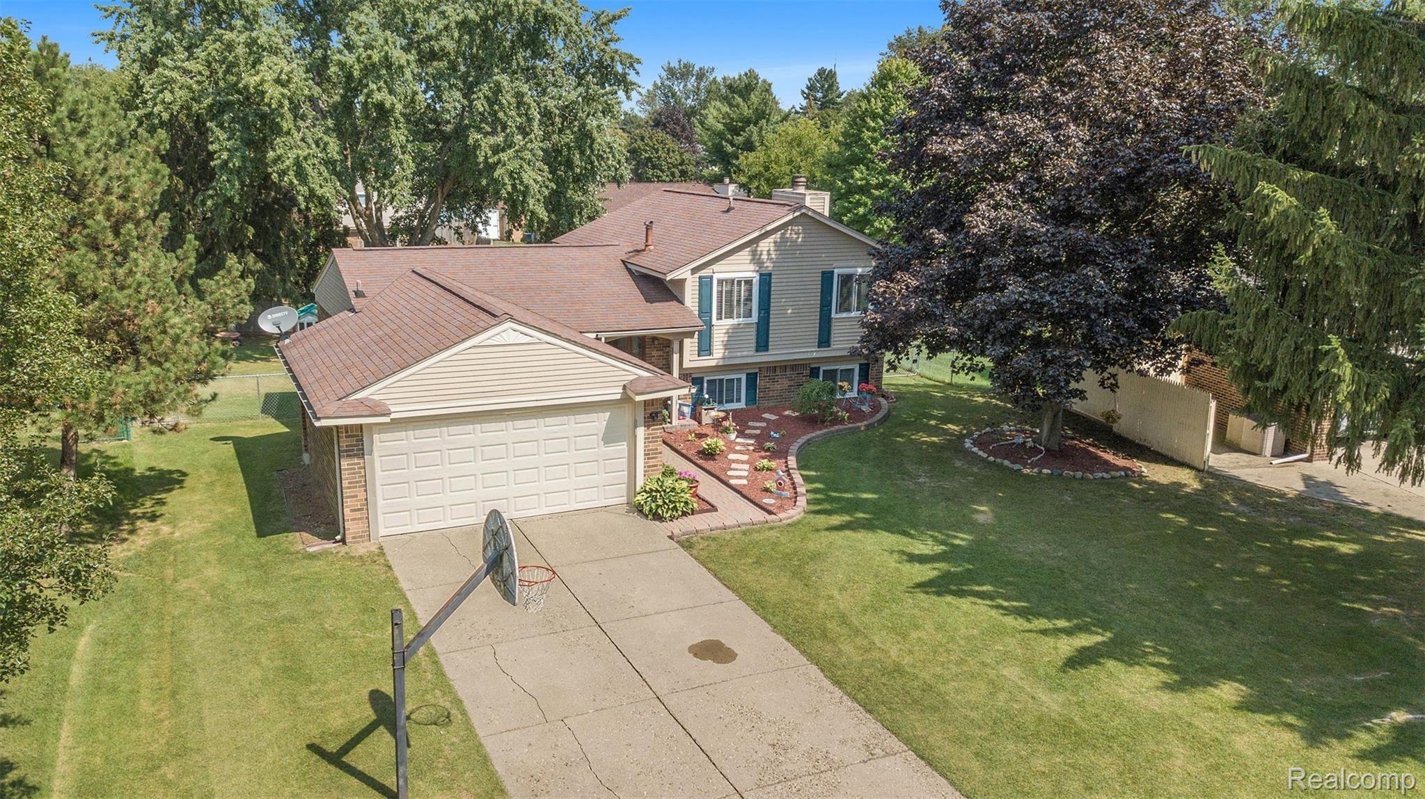 5434 Pheasant Run Road Clarkston, MI 48346 - Photo 25 of 27 DJI_0060.jpg