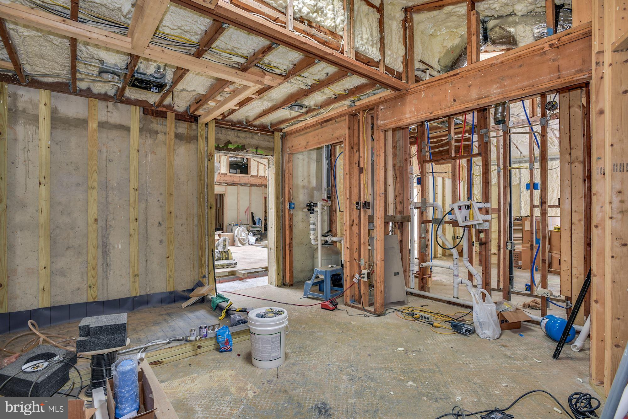 21927 Watson Road Leesburg, VA 20175 - Photo 14 of 56 Primary bathroom