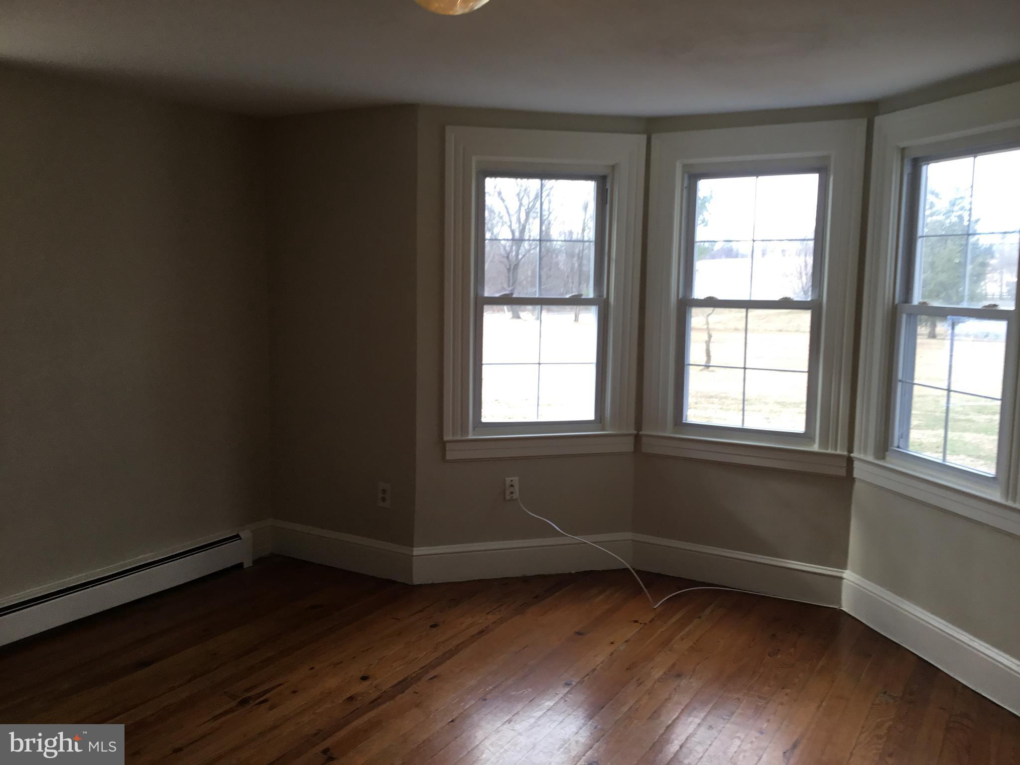 6414 Balls Mill Road Midland, VA 22728 - Photo 3 of 7 Family Room
