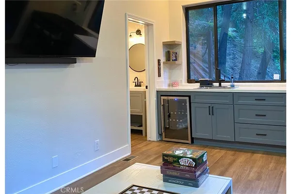 $3,250 | 24656 Bernard Drive, Crestline, CA 92325