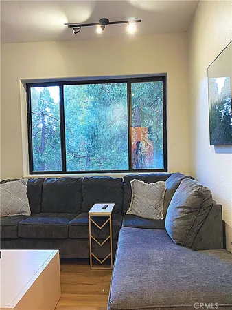 $3,250 | 24656 Bernard Drive, Crestline, CA 92325