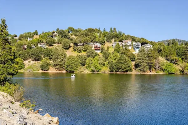 $3,250 | 24656 Bernard Drive, Crestline, CA 92325