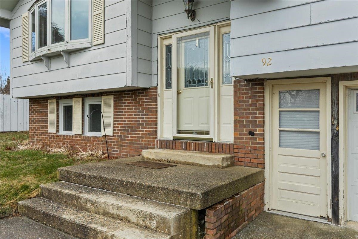 92 Dunlop Way Colchester, VT 05446 - Photo 2 of 46