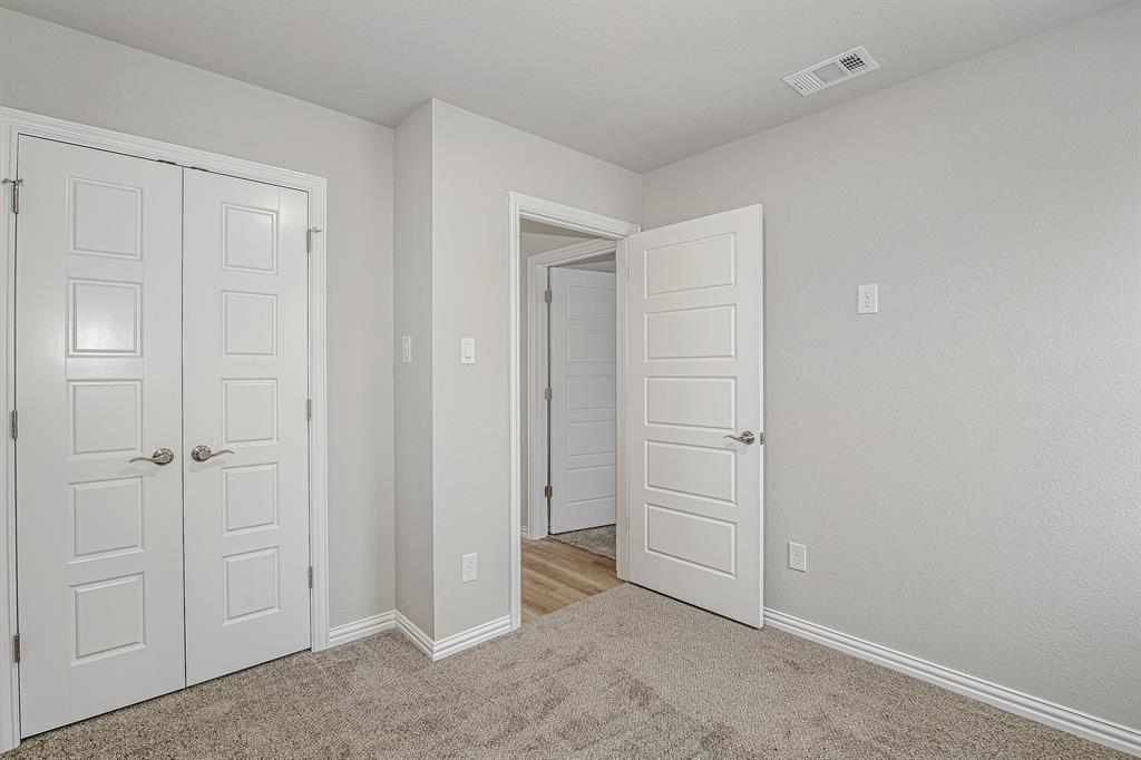 320 West Gambrell Street Fort Worth, TX 76115 - Photo 28 of 40 a view of an empty room