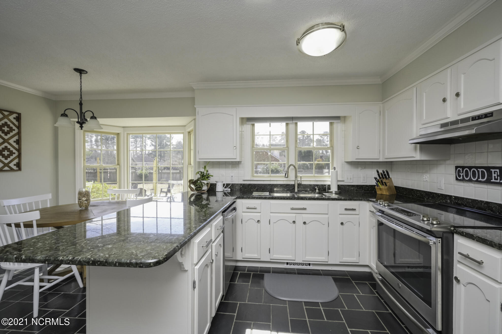 500 Alderson Road Washington, NC 27889 - Photo 11 of 52 Kitchen
