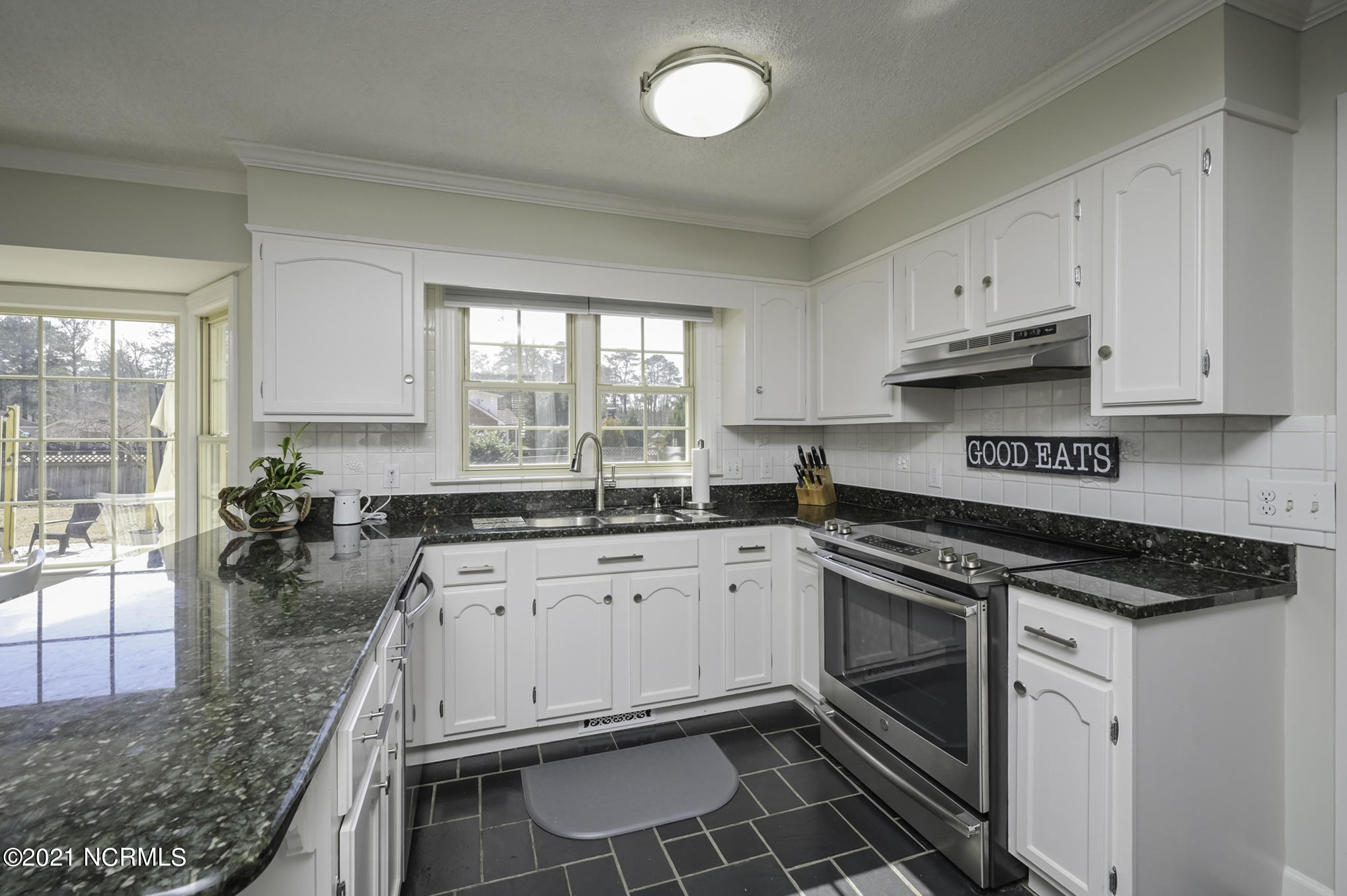 500 Alderson Road Washington, NC 27889 - Photo 12 of 52 Kitchen View 2