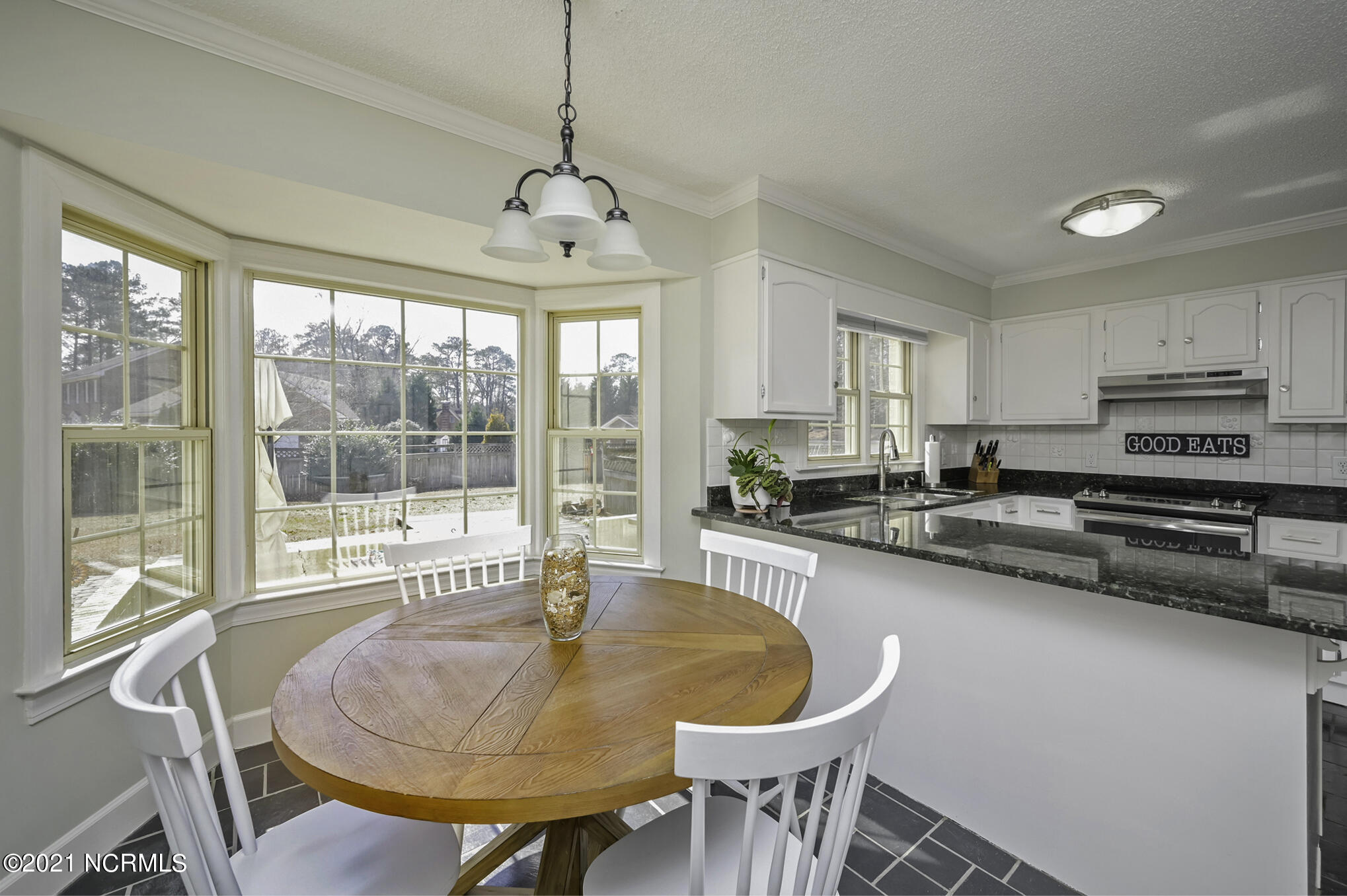 500 Alderson Road Washington, NC 27889 - Photo 16 of 52 Breakfast Nook View 2