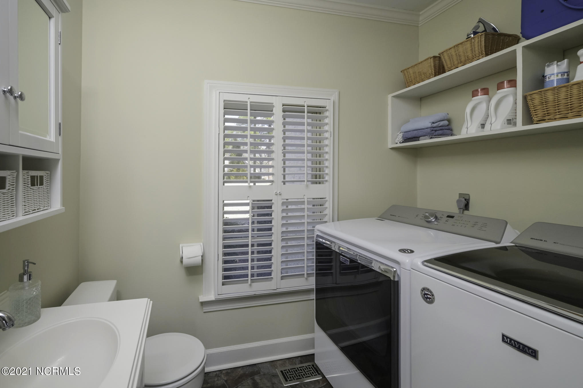 500 Alderson Road Washington, NC 27889 - Photo 17 of 52 Laundry Room/Powder Room