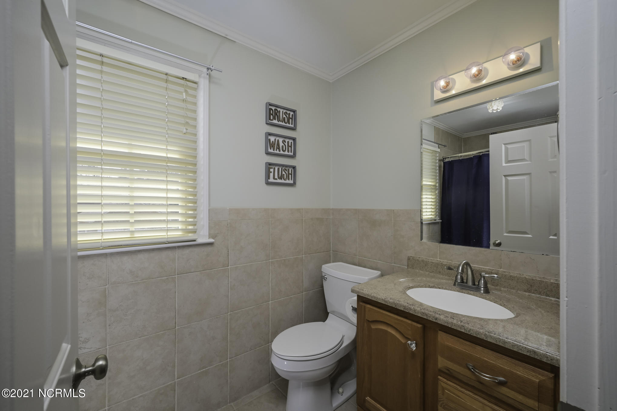 500 Alderson Road Washington, NC 27889 - Photo 36 of 52 Upstairs Guest Bath