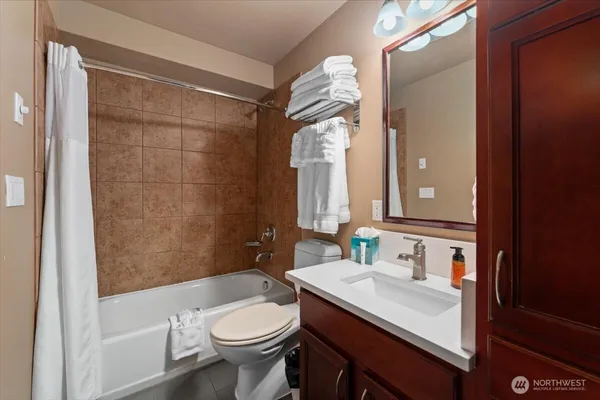 $359,000 | 322 West Woodin Avenue, Unit 514, Chelan, WA 98816