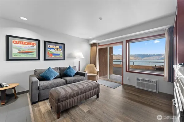 $359,000 | 322 West Woodin Avenue, Unit 514, Chelan, WA 98816