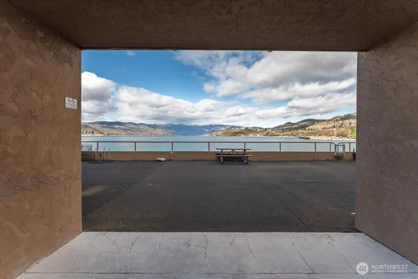 $359,000 | 322 West Woodin Avenue, Unit 514, Chelan, WA 98816