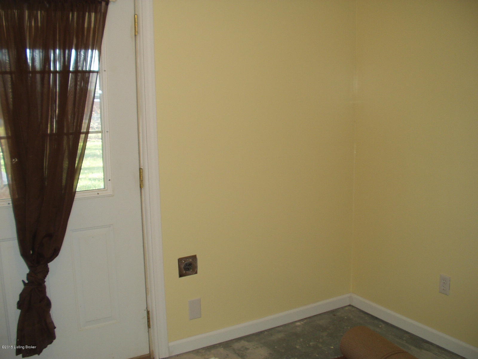 245 Western Road Louisville, KY 40229 - Photo 23 of 28 Bonus room - would make a great mud room, office, whatever you choose!