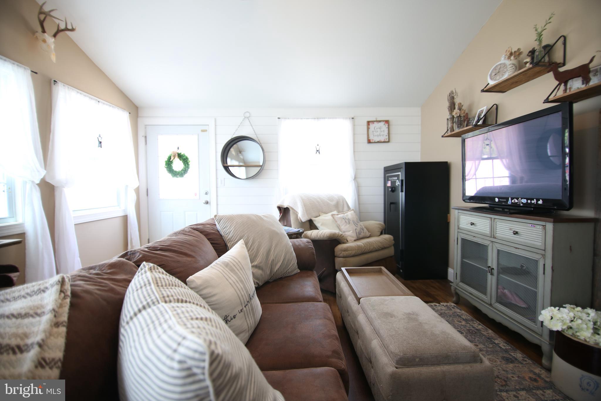 5 Circle Road Levittown, PA 19057 - Photo 8 of 27