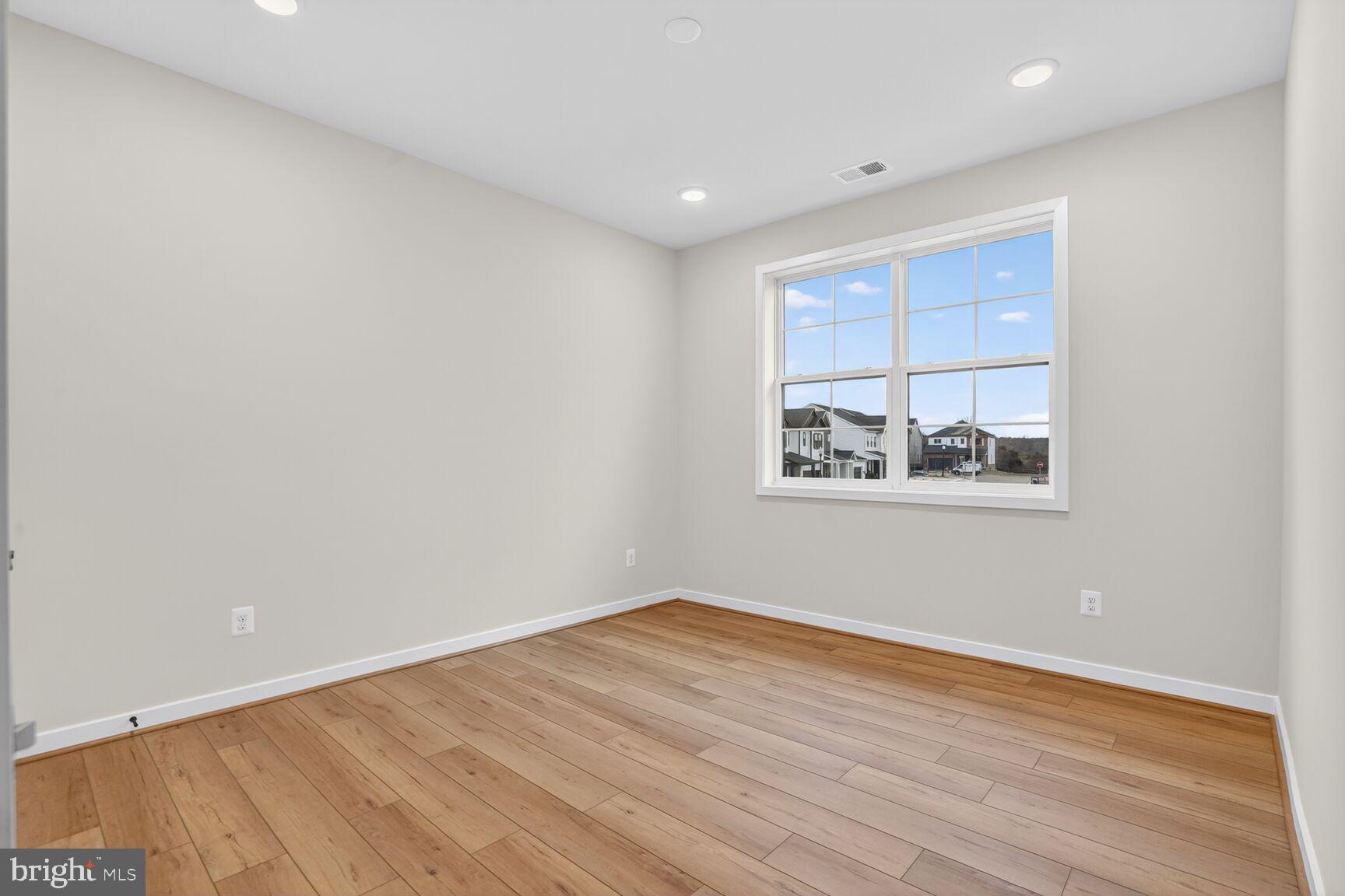 22745 Stratus Place Ashburn, VA 20148 - Photo 16 of 25