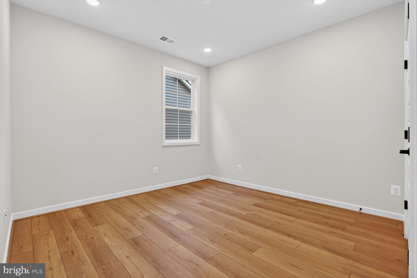 22745 Stratus Place Ashburn, VA 20148 - Photo 17 of 25