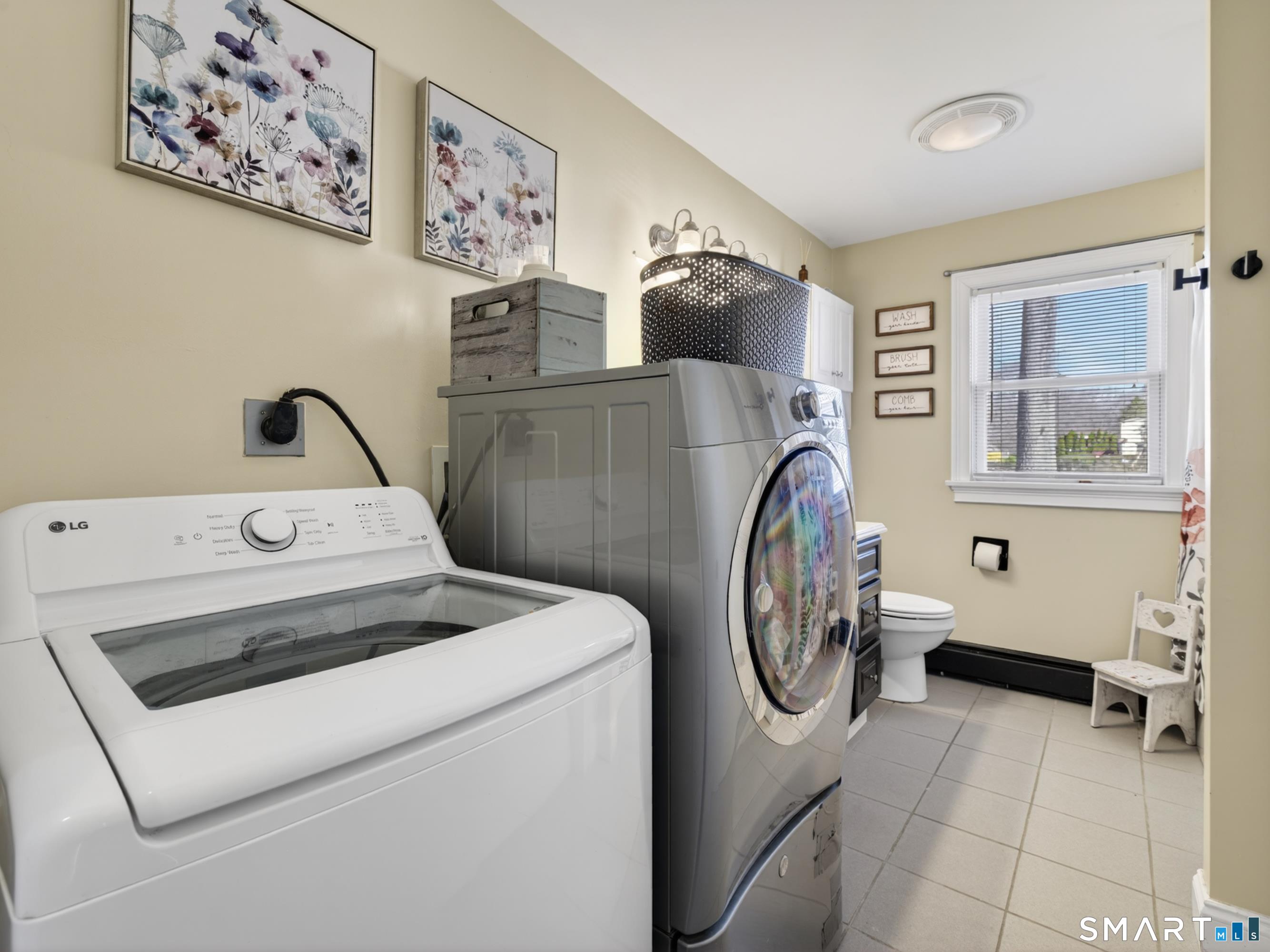 68 Hillcrest Road East Lyme, CT 06357 - Photo 12 of 40