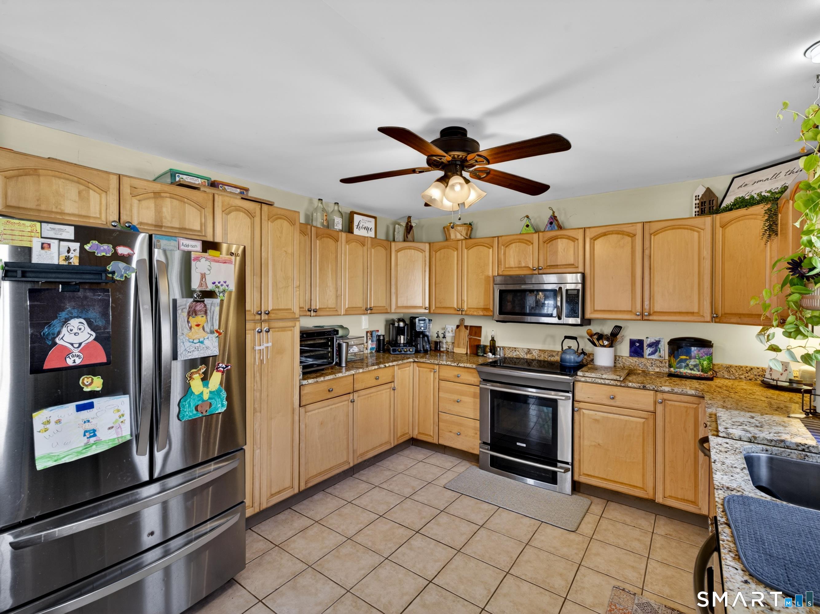 68 Hillcrest Road East Lyme, CT 06357 - Photo 13 of 40