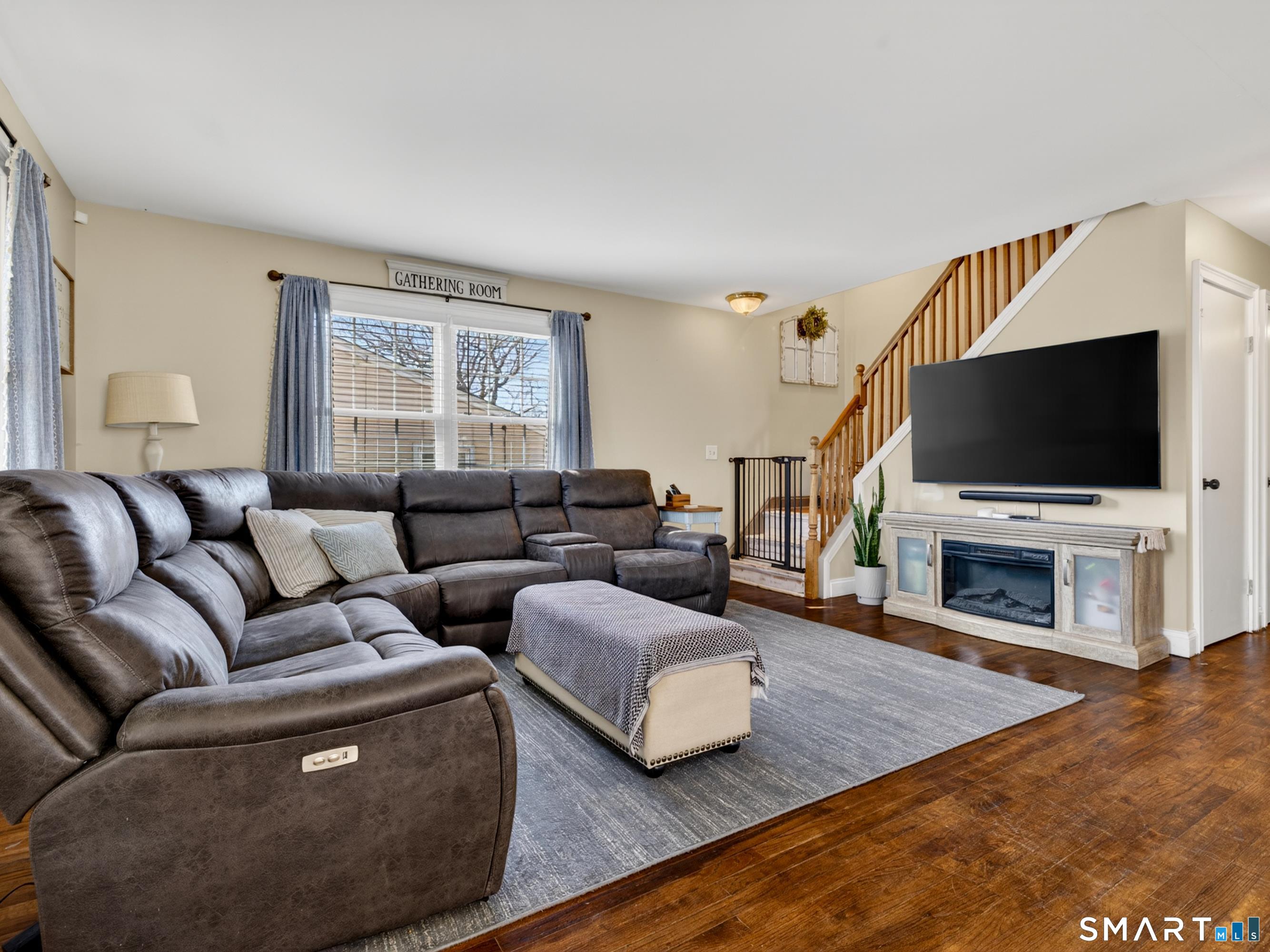 68 Hillcrest Road East Lyme, CT 06357 - Photo 8 of 40