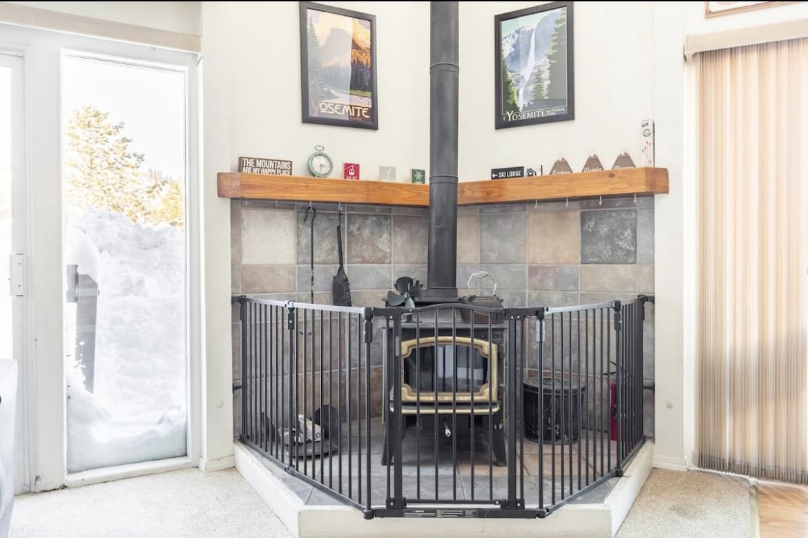286 Old Mammoth Road, Unit 17 Mammoth Lakes, CA 93546 - Photo 8 of 39 Gallery Image 8