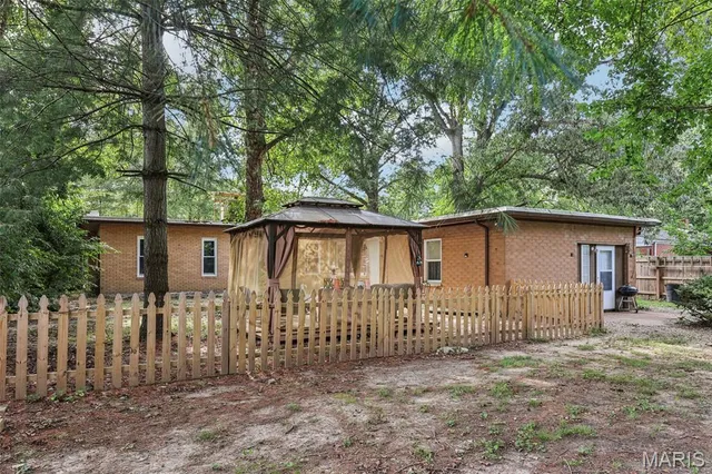 $187,500 | 14 Dell Avenue, East Alton, IL 62024