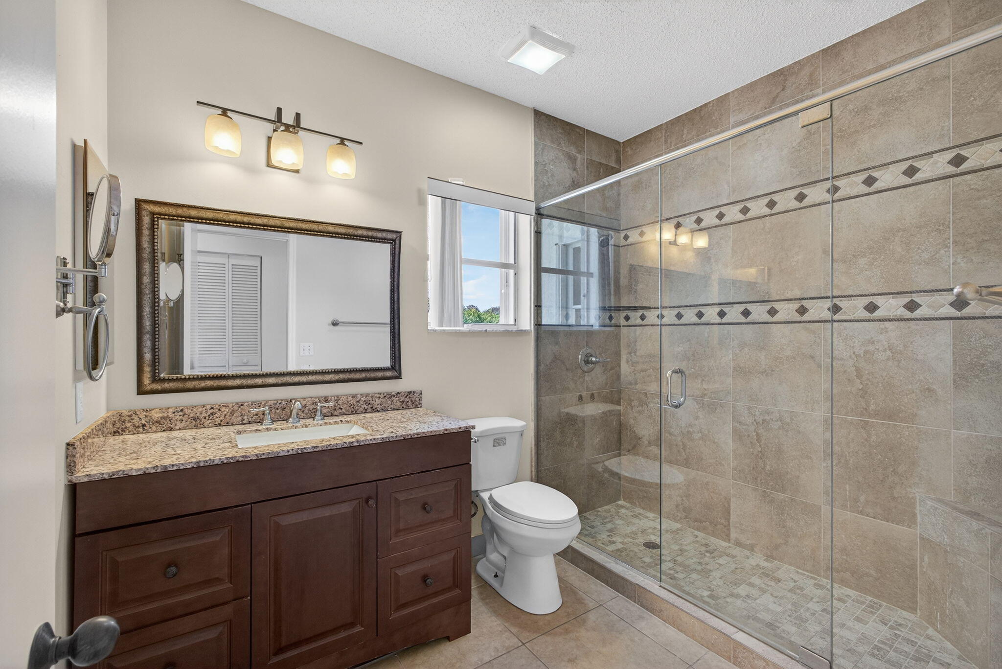 3057 Genoa Lane Jupiter, FL 33477 - Photo 28 of 55 guest bath