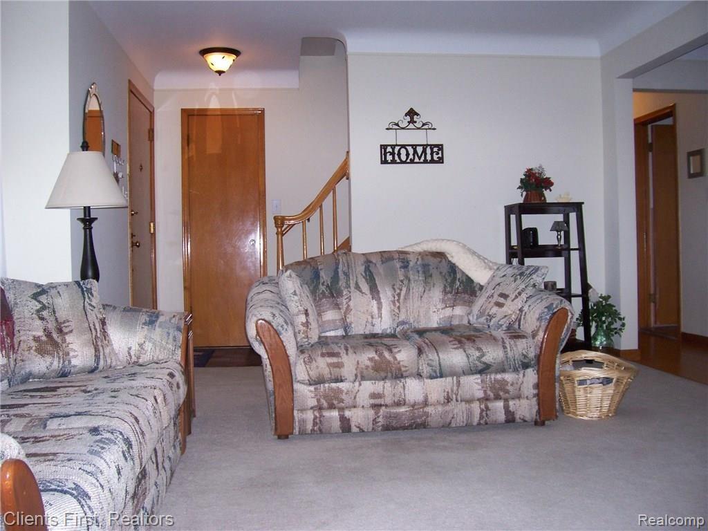 15600 Meadowbrook Road Redford, MI 48239 - Photo 6 of 24 15600 MEADOWBROOK 024.jpg