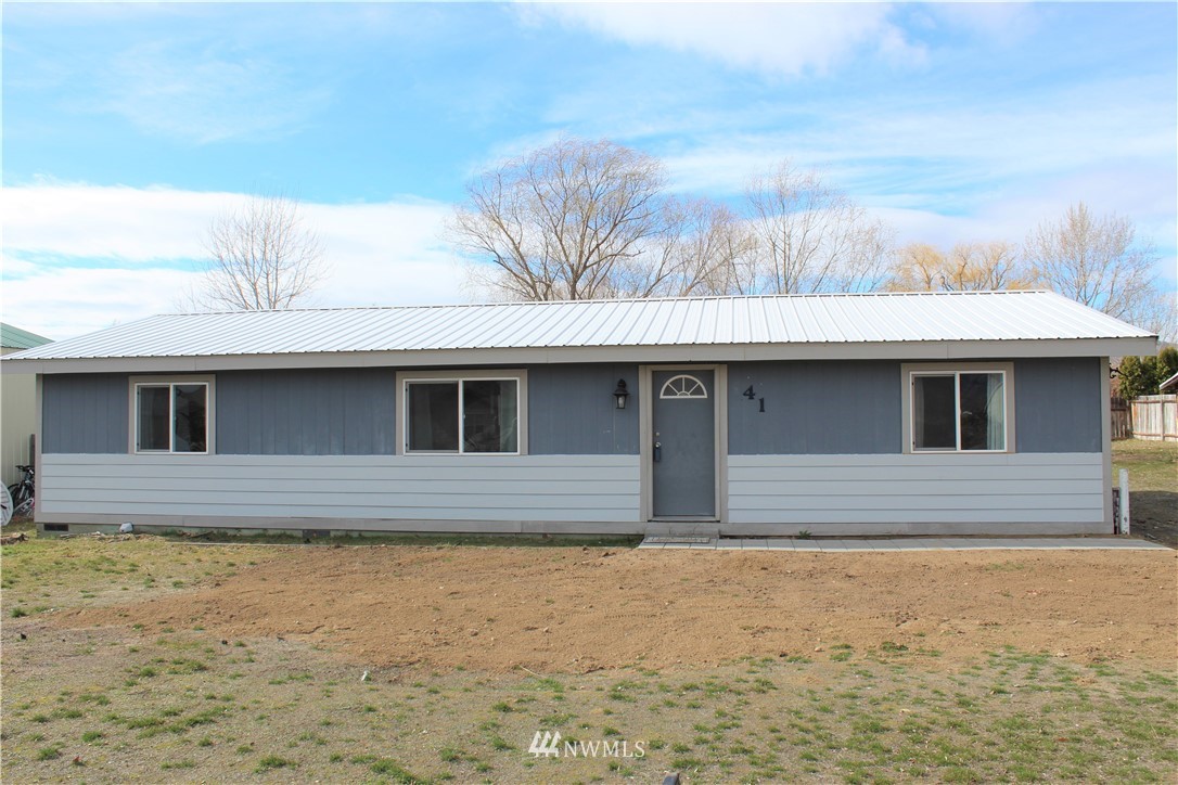 41 Sand Flat Road Omak, WA 98841 - Photo 1 of 18 a front view of house