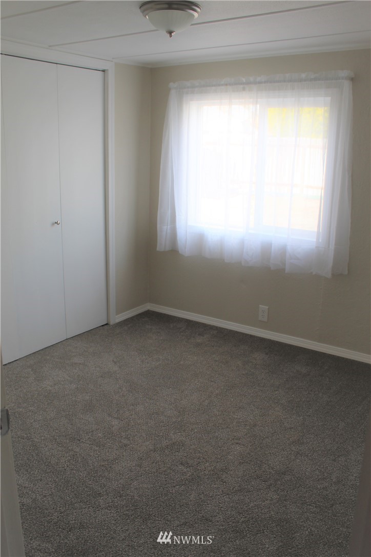41 Sand Flat Road Omak, WA 98841 - Photo 14 of 18 a view of room with window