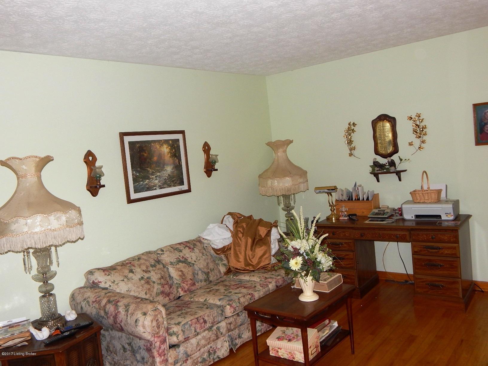 2116 Greenbriar Road Mount Washington, KY 40047 - Photo 8 of 18 DSCN5148