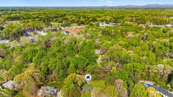 $825,000 | 6605 Stonecroft Drive, Oak Ridge, NC 27310