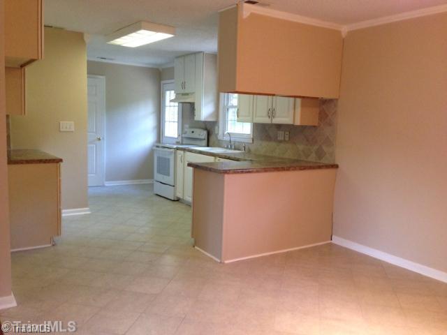 245 Jarvis Road Advance, NC 27006 - Photo 5 of 13 Kitchen.