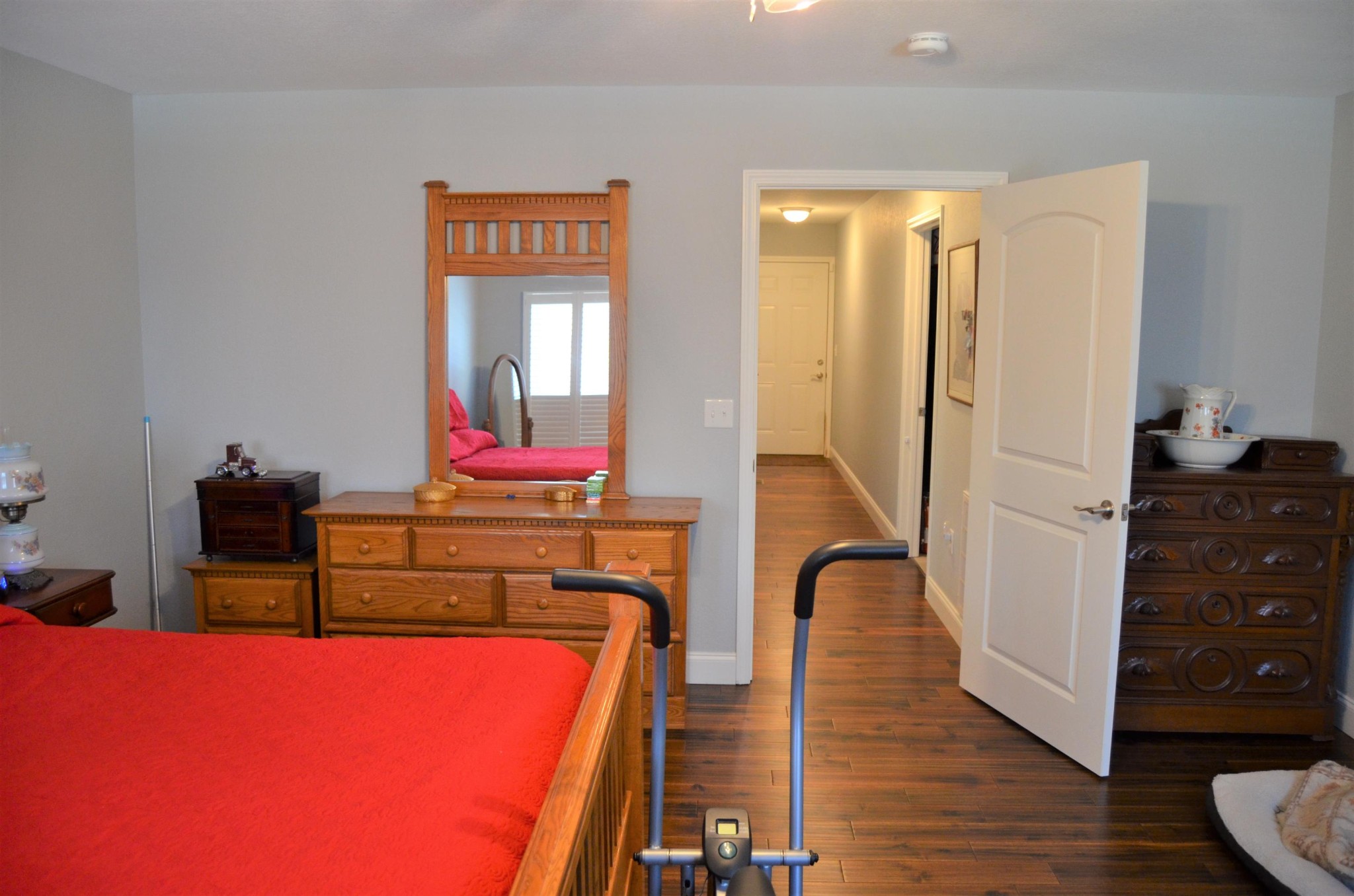 1039 Plateau Road Crossville, TN 38571 - Photo 20 of 40 a view of a living room with furniture and wooden floor