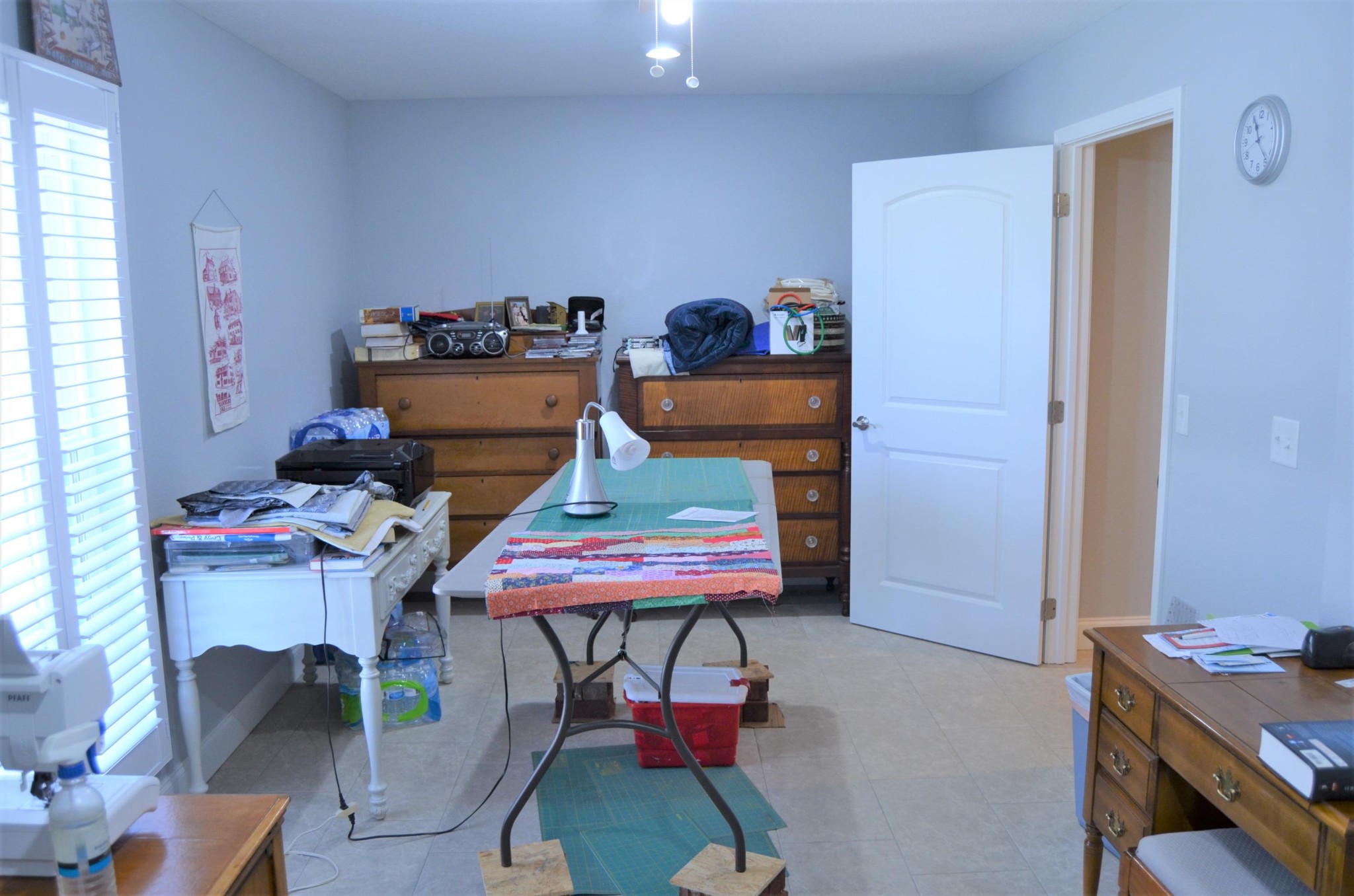 1039 Plateau Road Crossville, TN 38571 - Photo 27 of 40 a room with furniture and musical instruments
