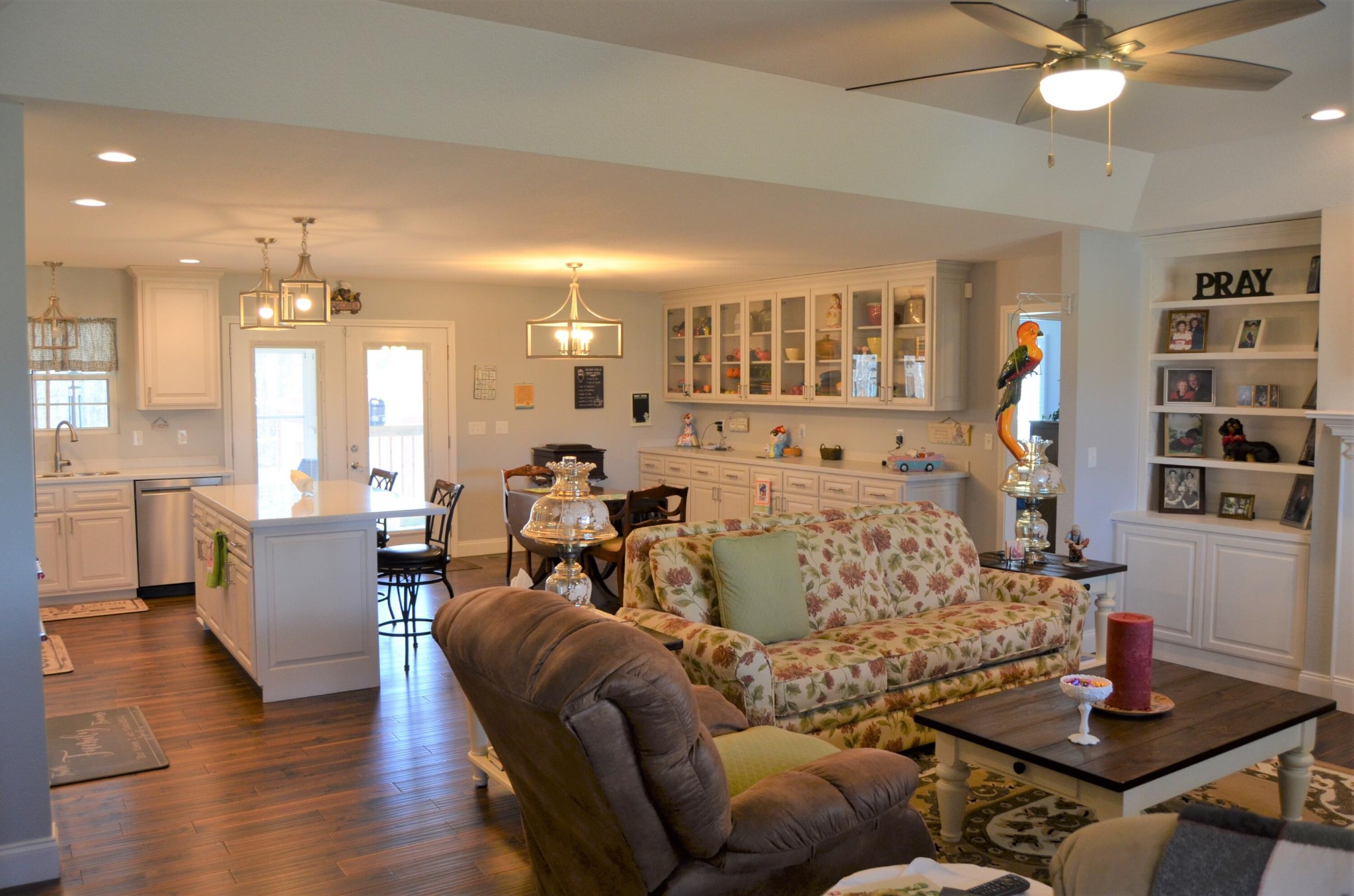 1039 Plateau Road Crossville, TN 38571 - Photo 8 of 40 a living room with furniture and a large window
